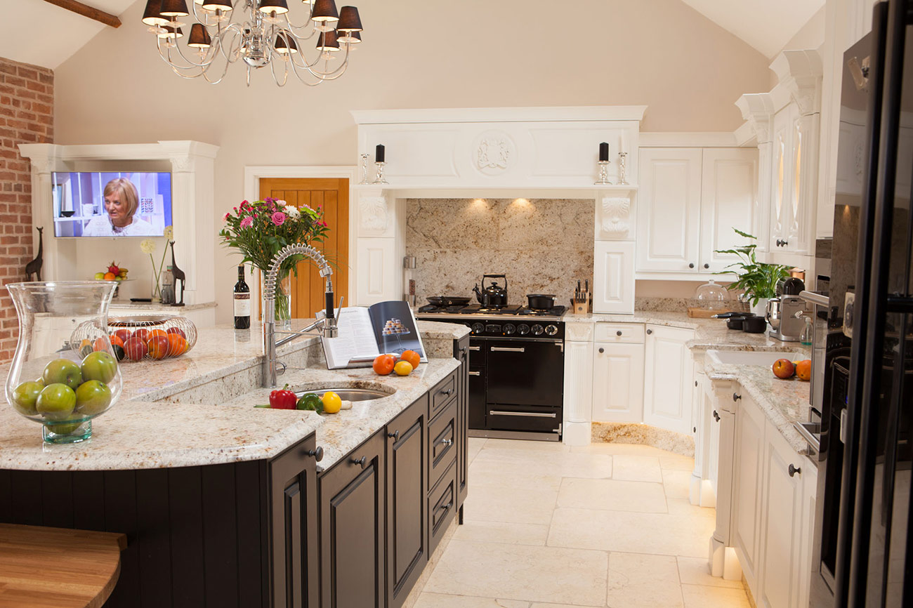 PRIMROSE WHITE KITCHEN WITH CHARCOAL ISLAND