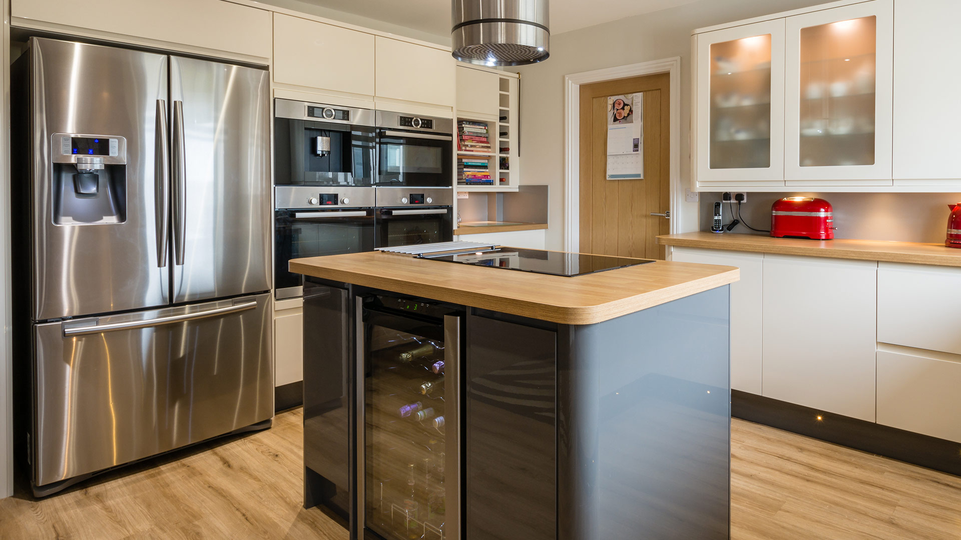 Modern Kitchen with Island high gloss units and rounded corners