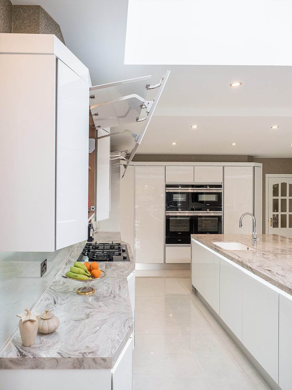 Luxury Handleless Modern kitchen