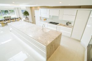 x-bespoke-modern-handleless-kitchen-3