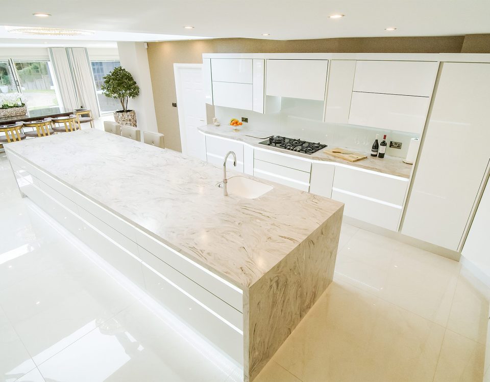 x-bespoke-modern-handleless-kitchen-3