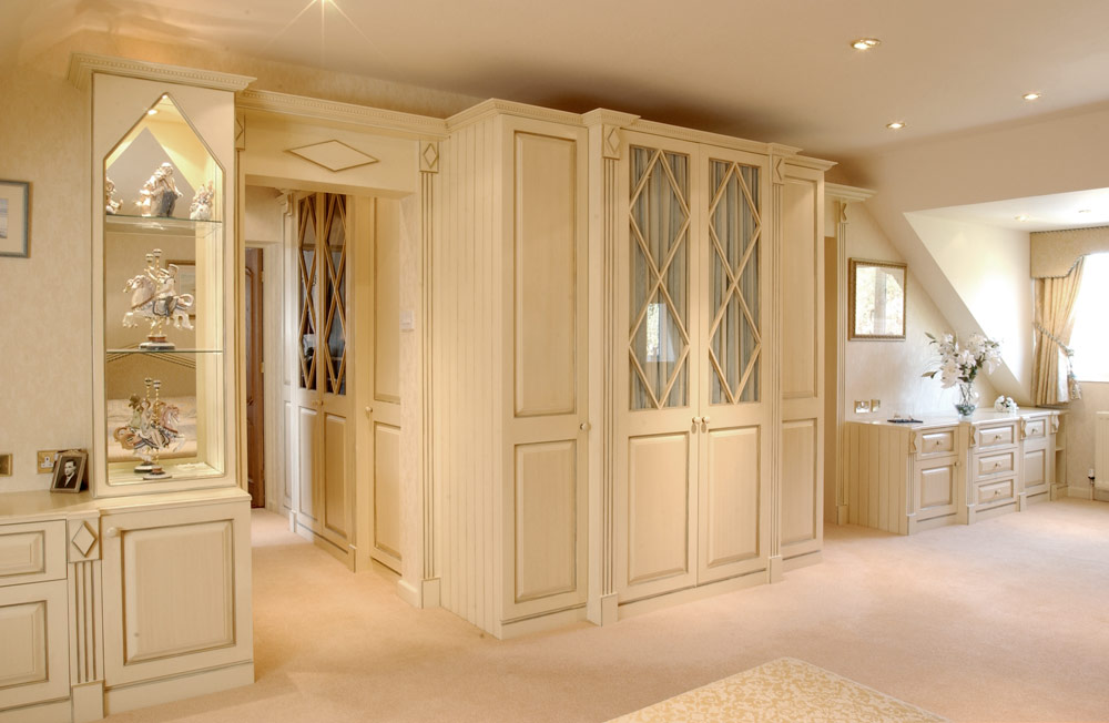 Broadway Period fitted bedroom furniture